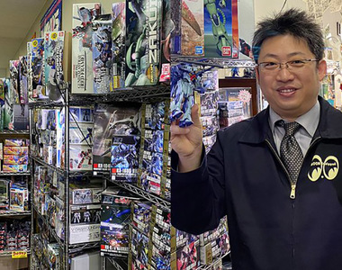 《兼賣鋼彈模型的汽車行》大震災過後公司氣氛超低迷 多虧鋼普拉讓員工全都打起精神了