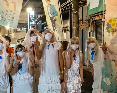 《未聞花名10週年雪集祭》時隔10年再度上演女裝COSPLAY遊行 粉絲們相約10年後再見