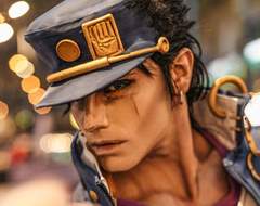 JOJO的奇妙冒險《空條承太郎COS》這相似度太高了，感覺從後面彈出一個白金之星也不奇怪啊