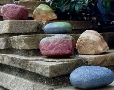 《石頭扭蛋》完全再現石頭外觀,讓你體驗扭蛋機轉出石頭的全新系列...