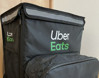 收納力超強《UberEats外送包》不只能讓外送員裝載餐點,意外被活用在各個領域間...