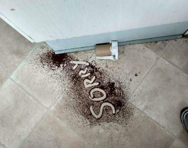 網友分享《讓人傻眼的生活習慣》打翻東西沒清，結果留下了一句sorry...