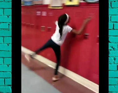 社群風潮《蜘蛛人大挑戰》剛剛試了一下結果我整個人砸在牆上QQ