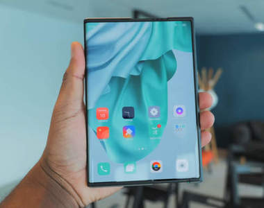 卷軸式螢幕手機《OPPO X 2021》能自由變化6.7吋跟7.4吋的螢幕大小~超酷