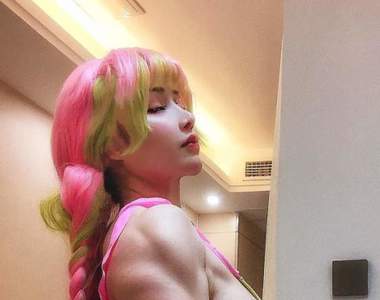 健美女醫師袁合榮COS《泳衣版戀柱》這個肌肉量徒手就可以殺鬼了吧