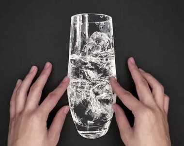 超逼真《玻璃質感紙雕切繪》不說會讓你以為這是真的玻璃杯
