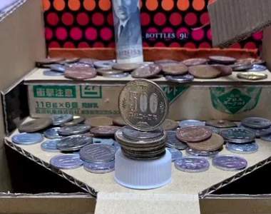 網友自製《推幣機型存錢筒》超棒的點子存10塊說不定可以賺100塊