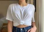 網友看法《女孩T恤打結裝扮》非常適合夏天而且好看又性感 網友看法《女孩T恤打結裝扮》非常適合夏天而且好看又性感