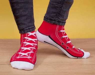 就愛不穿鞋《鞋子造型襪子》這樣穿著在辦公室走就不會被主管碎念了