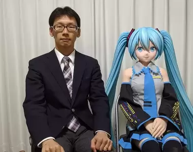 《能夠成為S級宅宅的人》初音的老公有感而發 都是兒時受過壓抑長大才會反衝