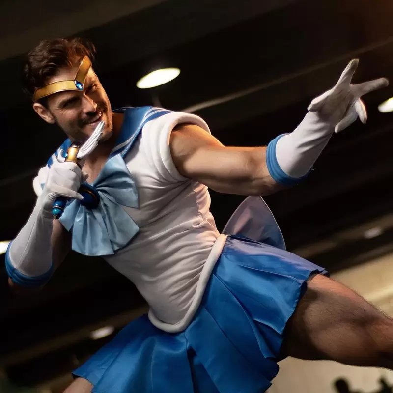 筋肉就是魔法《男大叔cos水手水星》宇宙神光請賜給我力量(物理) 筋肉就是魔法《男大叔cos水手水星》宇宙神光請賜給我力量(物理)