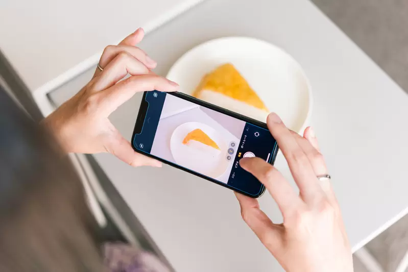 《餐廳禁止攝影的原因》奇特理由連美食記者都驚訝 講究碗盤餐具的高級餐廳特別要注意 《餐廳禁止攝影的原因》奇特理由連美食記者都驚訝 講究碗盤餐具的高級餐廳特別要注意