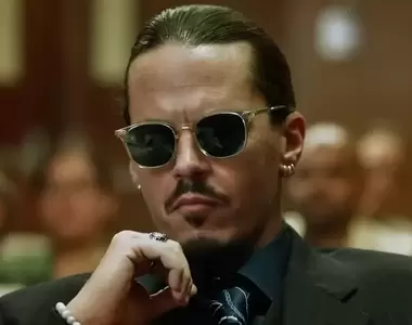 2022最強改編電影《強尼戴普 法庭攻防戰》床上的那一段不知道會不會演出來？