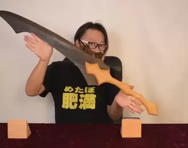 《奇幻武器風格披薩刀》我就這麼手起刀落、手起刀落,眼睛都沒有閉一下