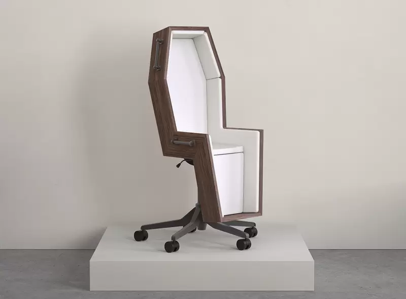 優質辦公室物品推薦《棺材電腦椅》人一旦GG直接蓋上蓋子拉去火化，老闆處理員工後續問題超有效率