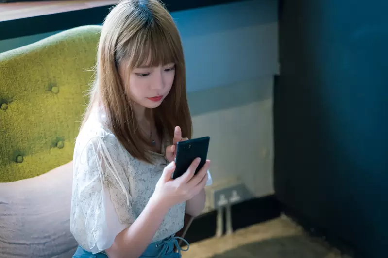 網友看法《妻子偷看丈夫的通話紀錄》網友感覺這事情肯定不單純XD 網友看法《妻子偷看丈夫的通話紀錄》網友感覺這事情肯定不單純XD