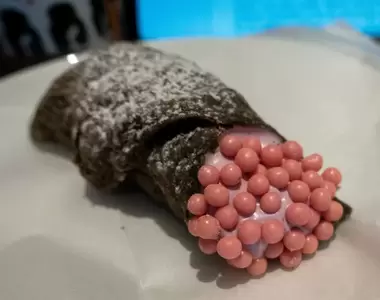 日本星巴克新品《巧克力藍莓奶油派》超炫外型讓網友覺得這難道不是動畫電影「風之谷」的週邊嗎?