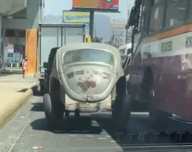 塞車時驚見《現代人力車》速度是慢了點,但感覺肺活量會練得很好!?