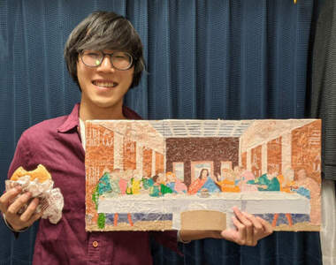 用麥當勞包裝紙拼湊《最後的晚餐》總計18869卡洛里的世界名畫