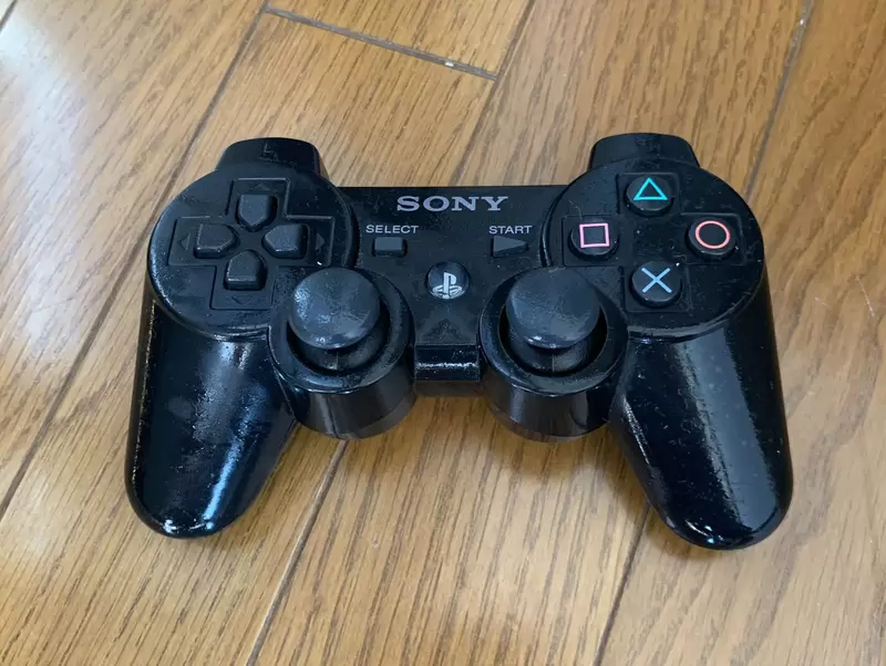 《冰箱發現PS3手把》５年前買的冰箱竟然藏著這種東西？困惑與恐懼籠罩漫畫家