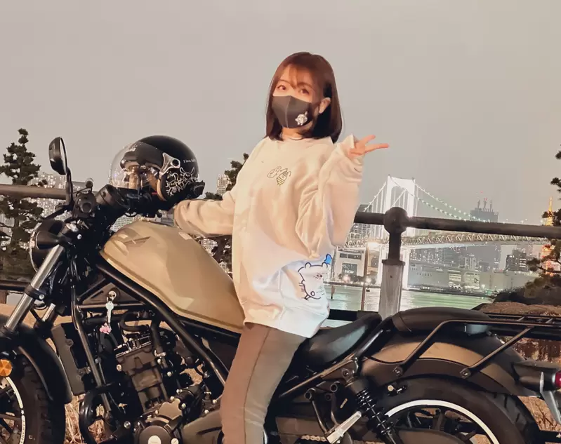 《正妹騎士YouTuber車禍震撼影片》被逆向汽車撞到飛起來 保住一命努力復健但願繼續騎車 《正妹騎士YouTuber車禍震撼影片》被逆向汽車撞到飛起來 保住一命努力復健但願繼續騎車