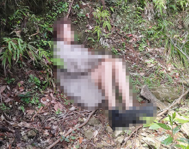 《機車騎士的林道驚魂記》深山中驚見有人坐在地上 鼓起勇氣接近的真相是……