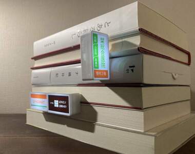 趣味扭蛋《廣告看板書籤》讓你堆積如山的書猶如迷你的街道場景