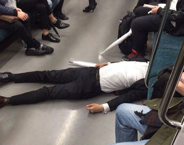 這不是案發現場?!人沒死…只是情報量太多的〝澀谷宿醉〞街頭實際拍攝