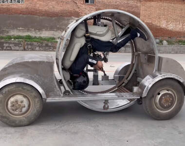 手工耿Handy Geng製作《失重離心車》關於這個太空失重的旋轉感，感覺我是駕馭不住啦(暈)