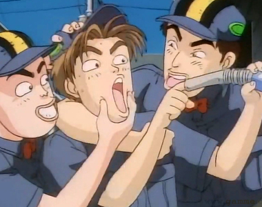 《重看頭文字D感到震撼的一幕》當年的油價竟然只有現在的一半？日本網友直呼想回到過去