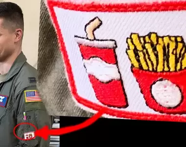 《駐日美軍的奇妙臂章》一杯可樂和一盒薯條代表什麼意思?竟然藏著地名的兩個漢字