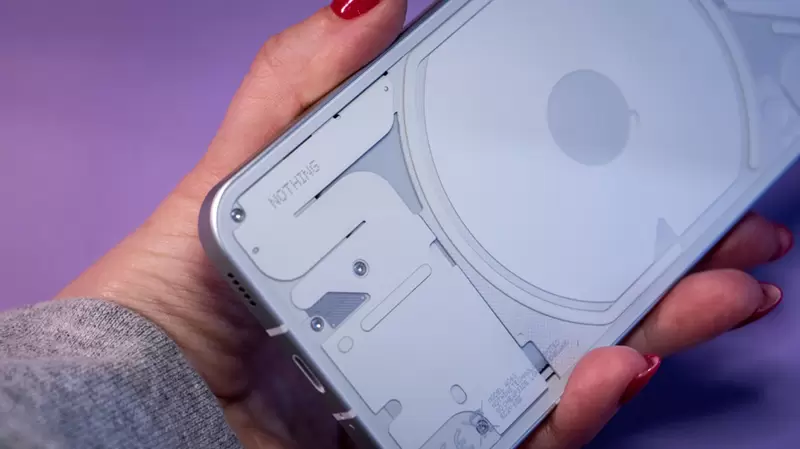 沒甚麼手機來了!《Nothing Phone 1》399英鎊上市,可操控特斯拉汽車、監控NFT價格! 沒甚麼手機來了!《Nothing Phone 1》399英鎊上市,可操控特斯拉汽車、監控NFT價格!