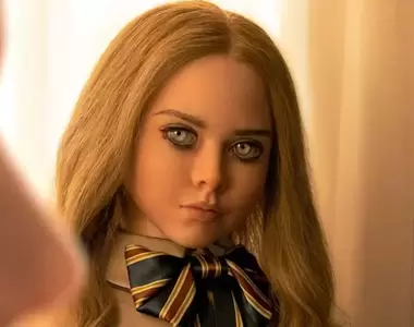 最美鬼娃?《窒友梅根》 預告公開 高顏值安娜貝爾還是恐怖版Chobit?