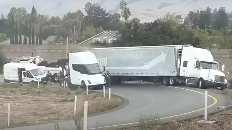 Tesla純電卡車《Semi》交貨前的測試出車禍，特斯拉2017年亮相後、到現在命運多舛！