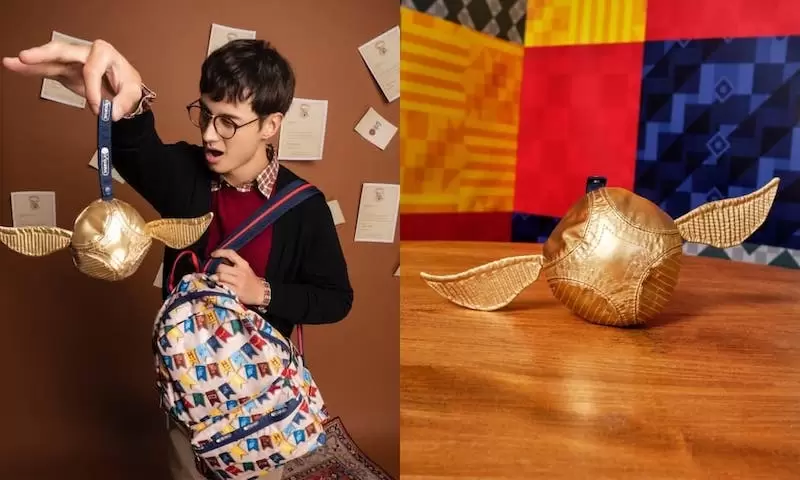 《哈利波特》迷看過來！LeSportsac × Harry Potter霍格華茲魔法學院37款包，「金探子」簡直不要太可愛