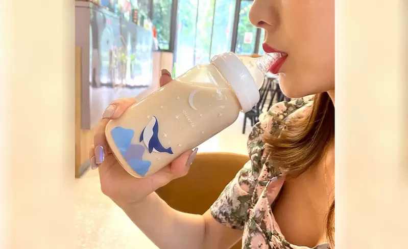 大人用哺乳瓶《成人奶瓶吸管杯》這也許是一種喝飲料喝水的新選擇? 大人用哺乳瓶《成人奶瓶吸管杯》這也許是一種喝飲料喝水的新選擇?