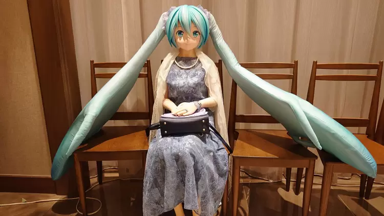 《和初音未來結婚的男子》四周年紀念,幸福的生活著還帶著老婆外出吃大餐 《和初音未來結婚的男子》四周年紀念,幸福的生活著還帶著老婆外出吃大餐