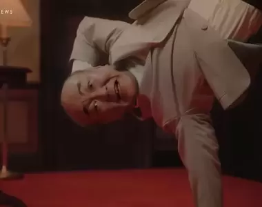 溫水洋一拍攝《都城市宣傳廣告》那精湛的舞技呈現怎麼回事?這是58歲的人該有的靈活動作嗎?