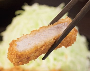 《新冠疫情減肥法？》炸豬排店取消白飯自助續碗 原本都吃５碗飯的網友瘦了11公斤