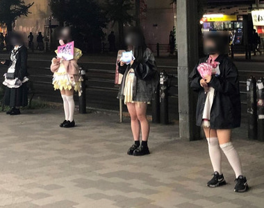 《秋葉原傻眼拉客亂象》每三步站一個性感女僕 網友質疑這麼誇張竟然無法管？