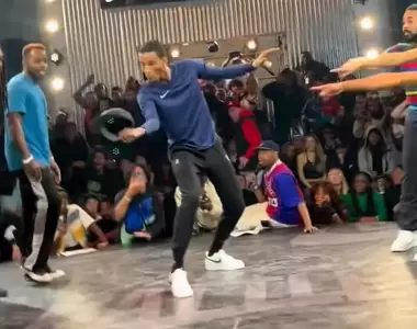 這才叫真正的《帽子戲法》Fourty Ourty出神入化的帽子表演震撼全場