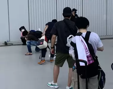 《COSPLAY從眾實驗》先找兩三個暗樁排隊炒人氣 就會吸引更多人想來找你拍照了?