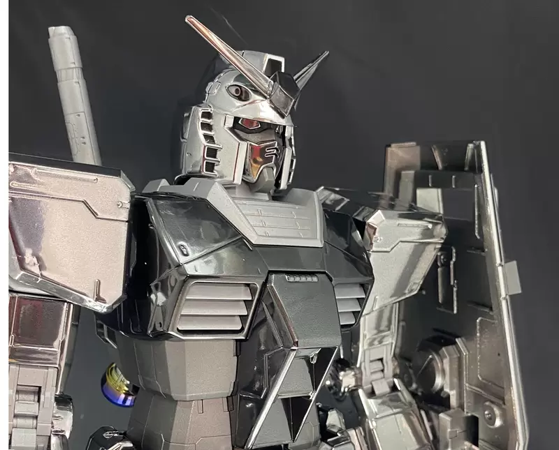 《電鍍銀模型上漆》猶如金屬盔甲的效果真的很不錯