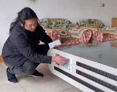 手工耿Handy Geng製作《超巨行動電源》等於900個小型行動電源甚至能充飽5000部手機~超猛