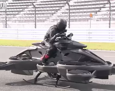 售價8000萬日幣《飛天摩托車xturismo》這種若是能普及以後真的就用飛的去上班惹