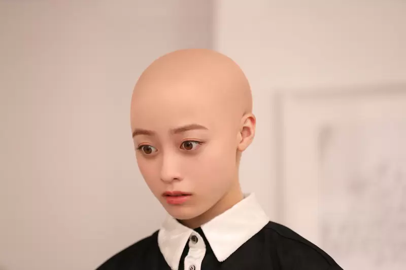 這不是一拳超人《橋本環奈光頭造型》漫畫改編真人版電影「黑夜遊行」造型公開