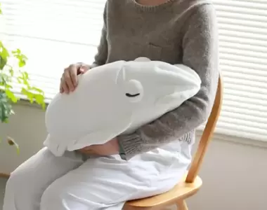 《軟軟烏賊抱枕》摸起來觸感極為舒服的超療癒安眠小物