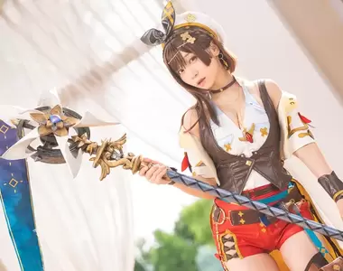 明年2月推出《萊莎的鍊金工房3》官方釋出伊織萌cos萊莎美圖,這波操作真的很會XD