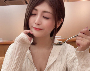 《開心吃薩利亞的女朋友》一張美少女插畫引爆大炎上 日本正妹網友紛紛COSPLAY力挺