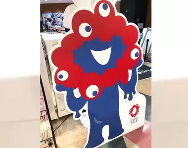 大阪萬博吉祥物《脈脈ミャクミャク》網友意見不一並且各種惡搞創作相繼出爐